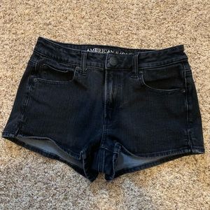 women’s black american eagle denim shorts size 4
